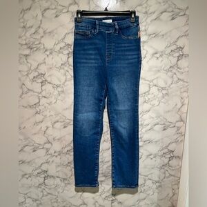 GOOD AMERICAN GOOD LEGS
STRAIGHT JEANS Size 2